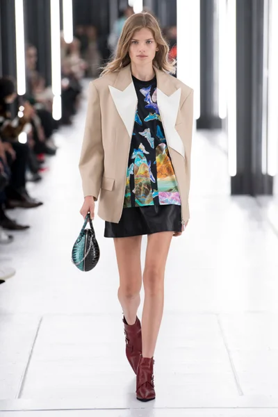 Look 4